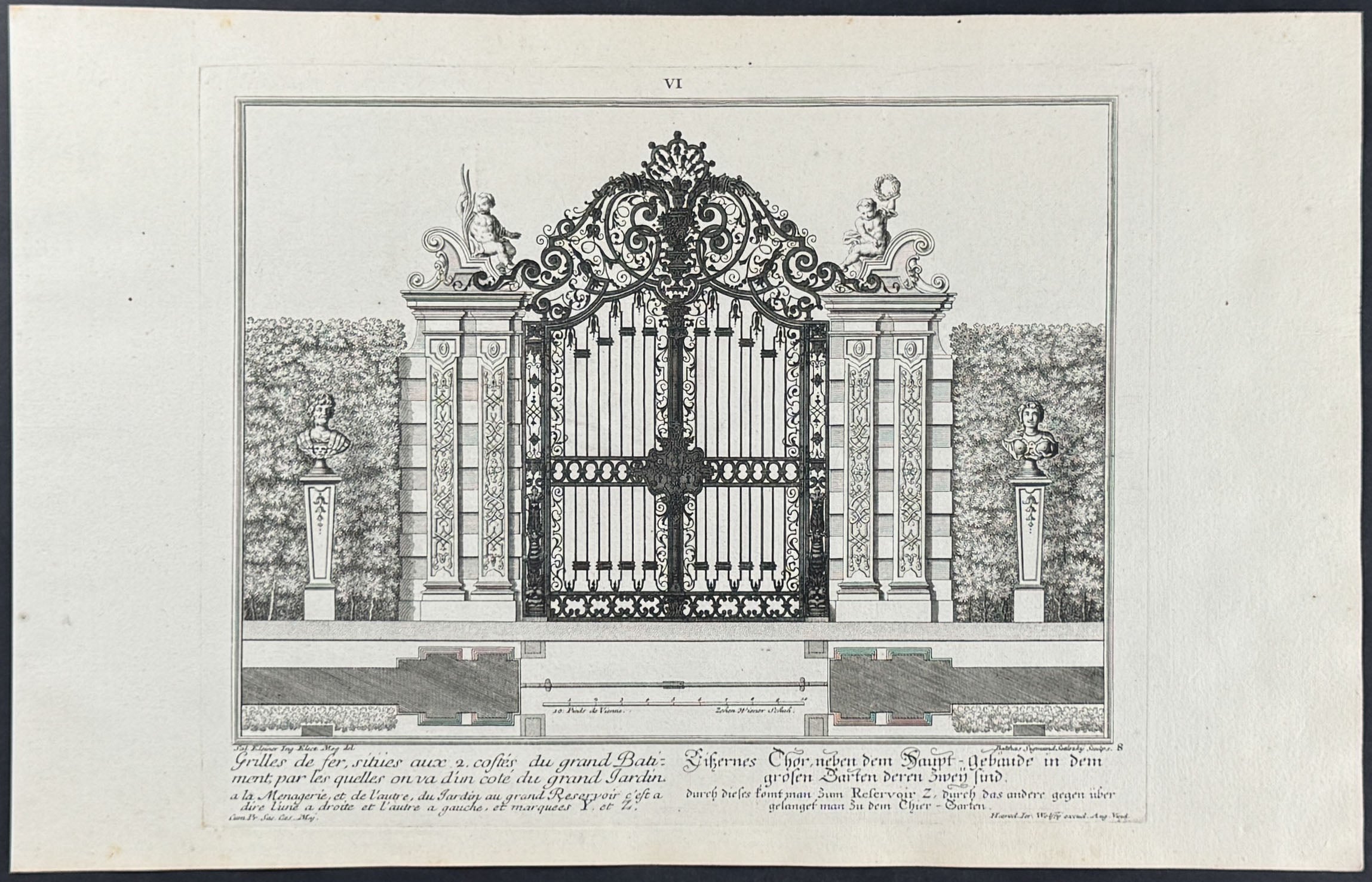 Iron Gates - Grilles de fer, situes aux 2. costes du grand Batiment par les quelles on va d'un cote du grand Jardin