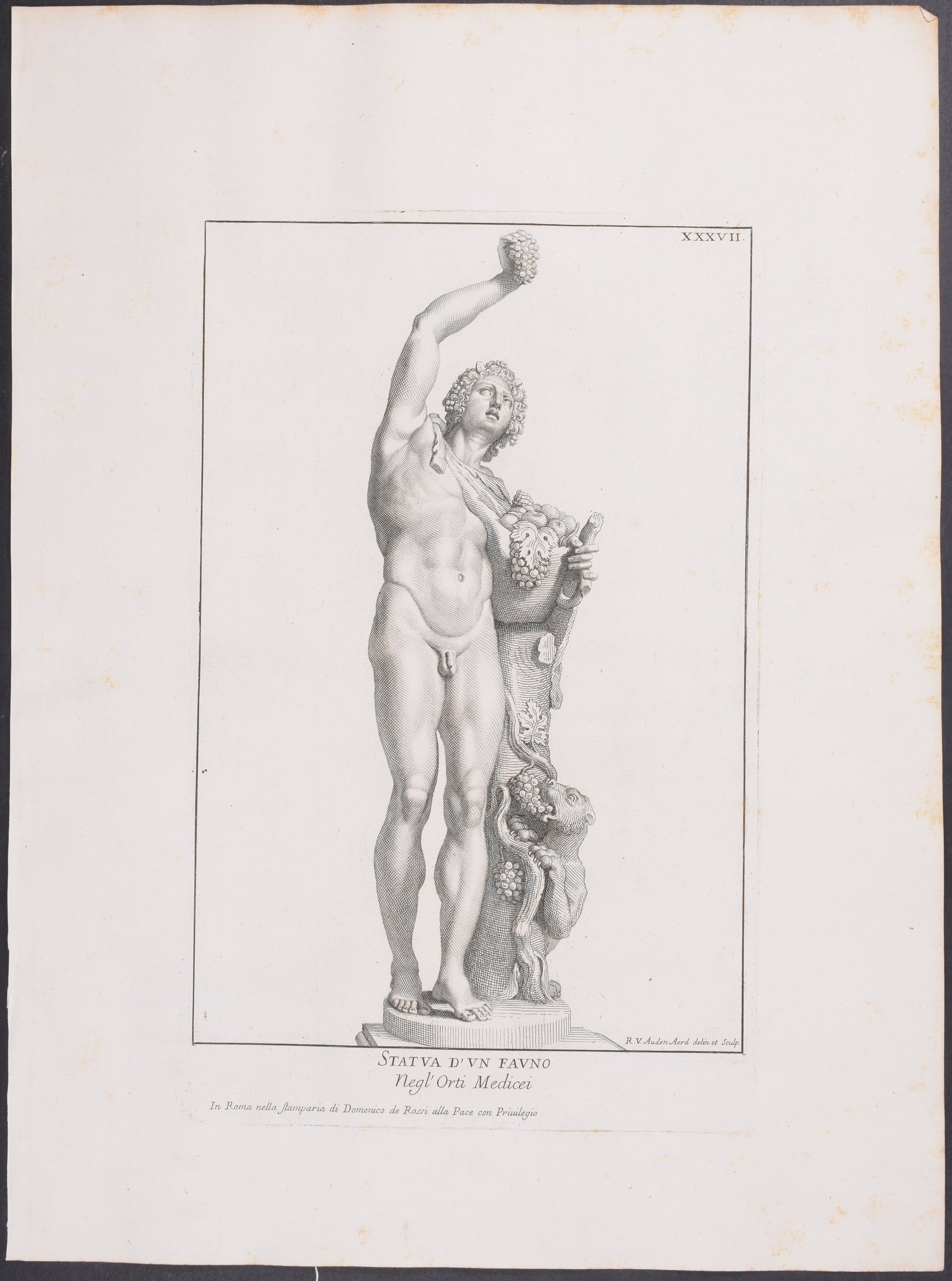 Nude Statue - La Stessa in Veduta di Fianco